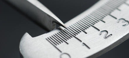 Measuring with micrometer for calibration Measuring with micrometer for calibration